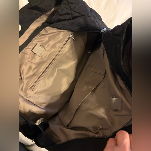 Baggallini shoulder Bag Black Quilted Shoulder Bag Tote - Picture 8 of 10